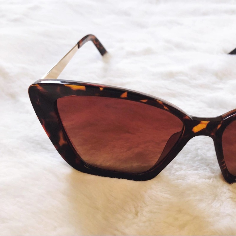 Hannah Tortoise Brown Oversized Cat Eye Sunglasses - Picture 6 of 12